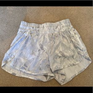 Tracker Lululemon Short